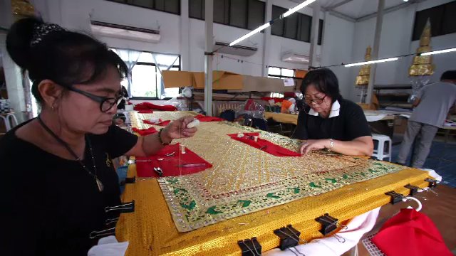 หัวใจของแผ่นดิน : งานทองแผ่ลวด