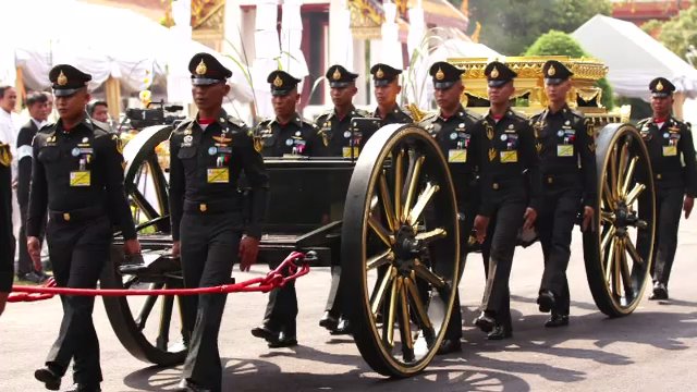 ราชรถปืนใหญ่เครื่องประกอบพระบรมราชอิสสริยยศ