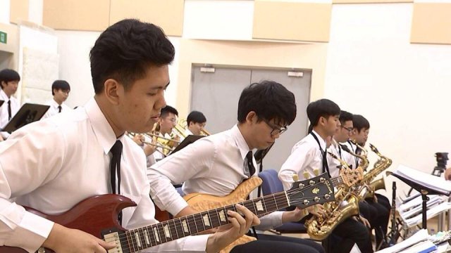 ตอบโจทย์ (แสงจากพ่อ น้อมศิระกรานเสด็จสู่สวรรคาลัย) : “รักในดวงใจนิรันดร์” ถวายอาลัย “คีตราชา”