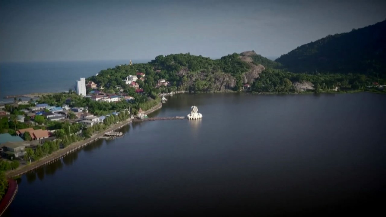 ศึกเรือยาวชิงจ้าวสายน้ำ ปีที่ 9 - กิจกรรมทีมเรือยาวน้อมรำลึกในพระมหากรุณาธิคุณของ พระบาทสมเด็จพระปรมินทรมหาภูมิพลอดุลยเดช