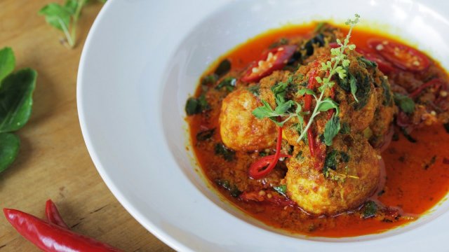 ขลุกขลิกไข่กรอบ