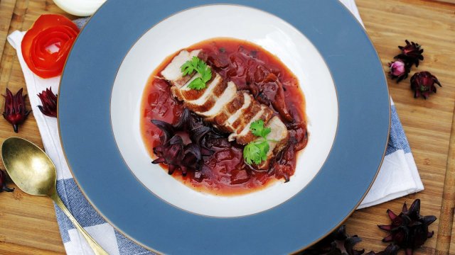 เมนูฟิวชัน: หมูอบกระเจี๊ยบแดง