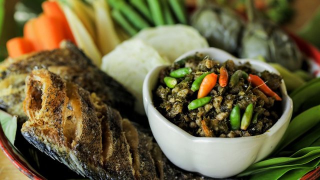 น้ำพริกใบชะมวง